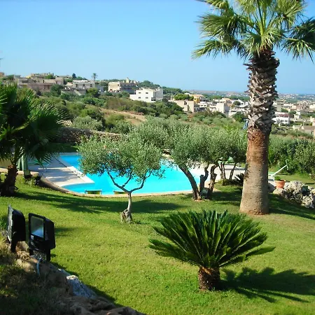 Bright + Pool * Marsala