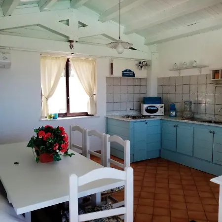 Bright + Pool Apartment Marsala